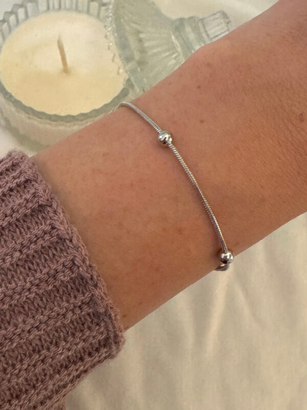 Pulsera clapton con bolitas