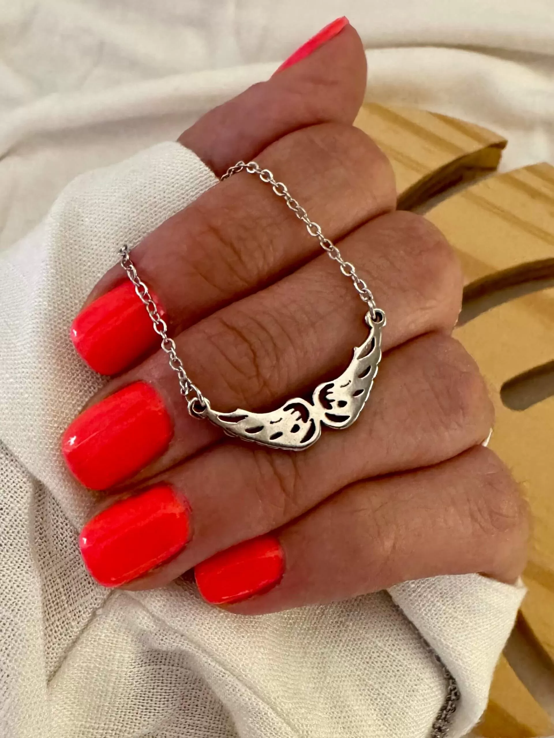 Collar alitas 45-50 cm.