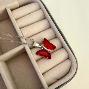 Collar mariposa cubic rojo 45 cm.