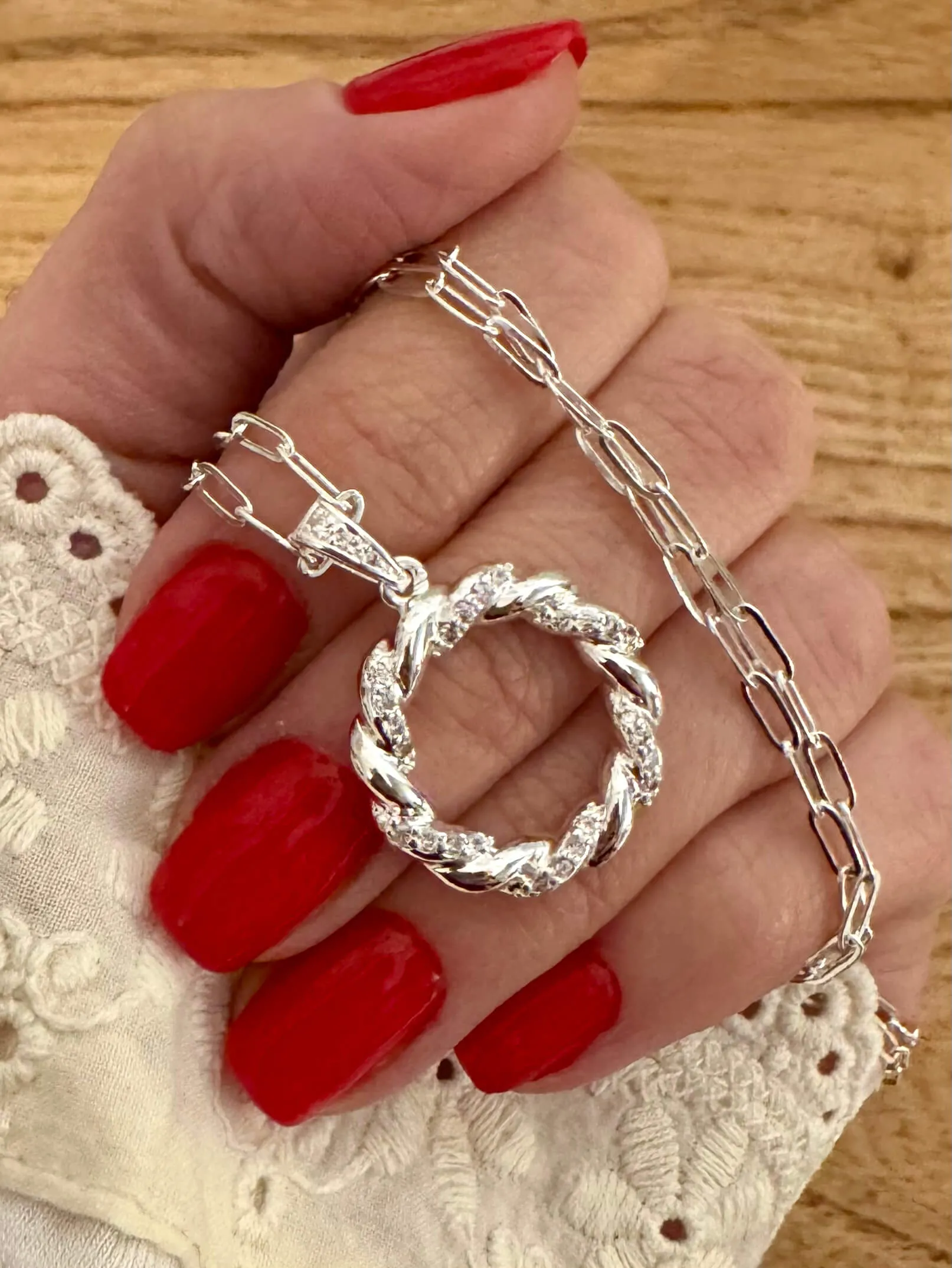Collar torzado