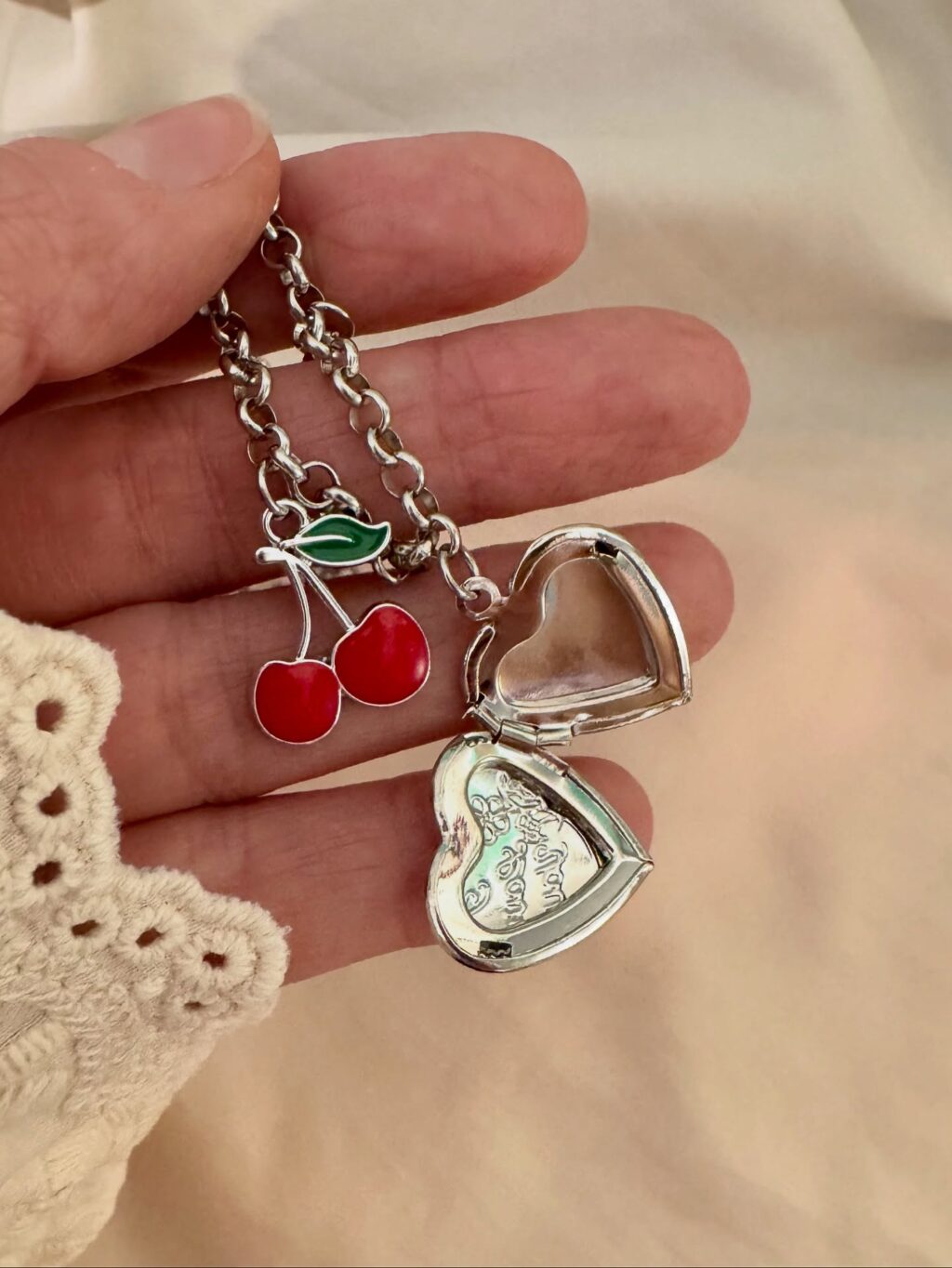 Instagram post from samaraaccesorios.ok. This post is in position 1.