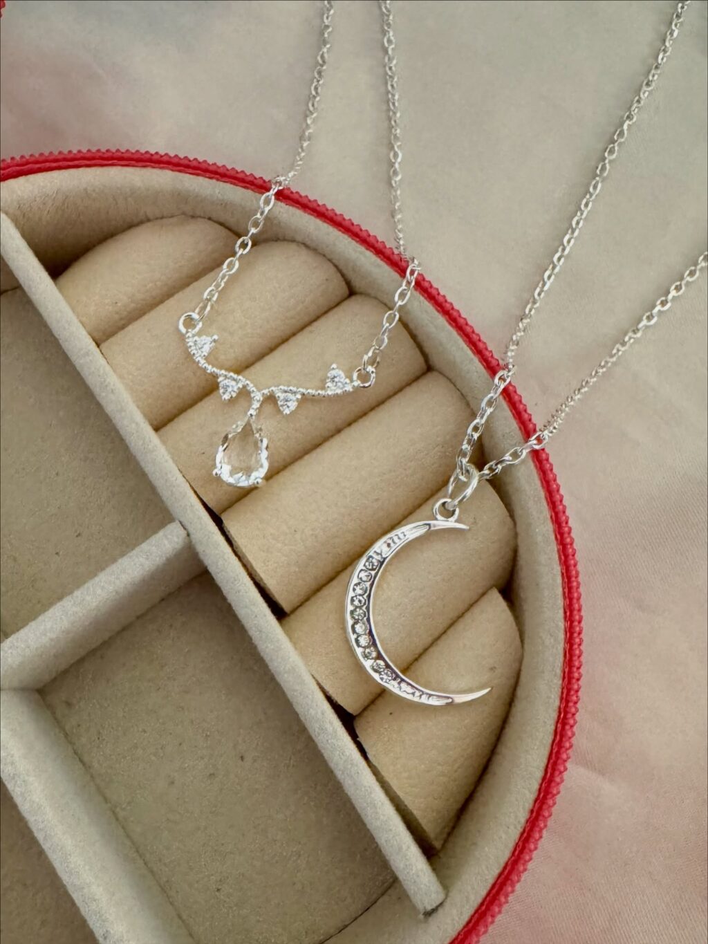 Instagram post from samaraaccesorios.ok. This post is in position 2.